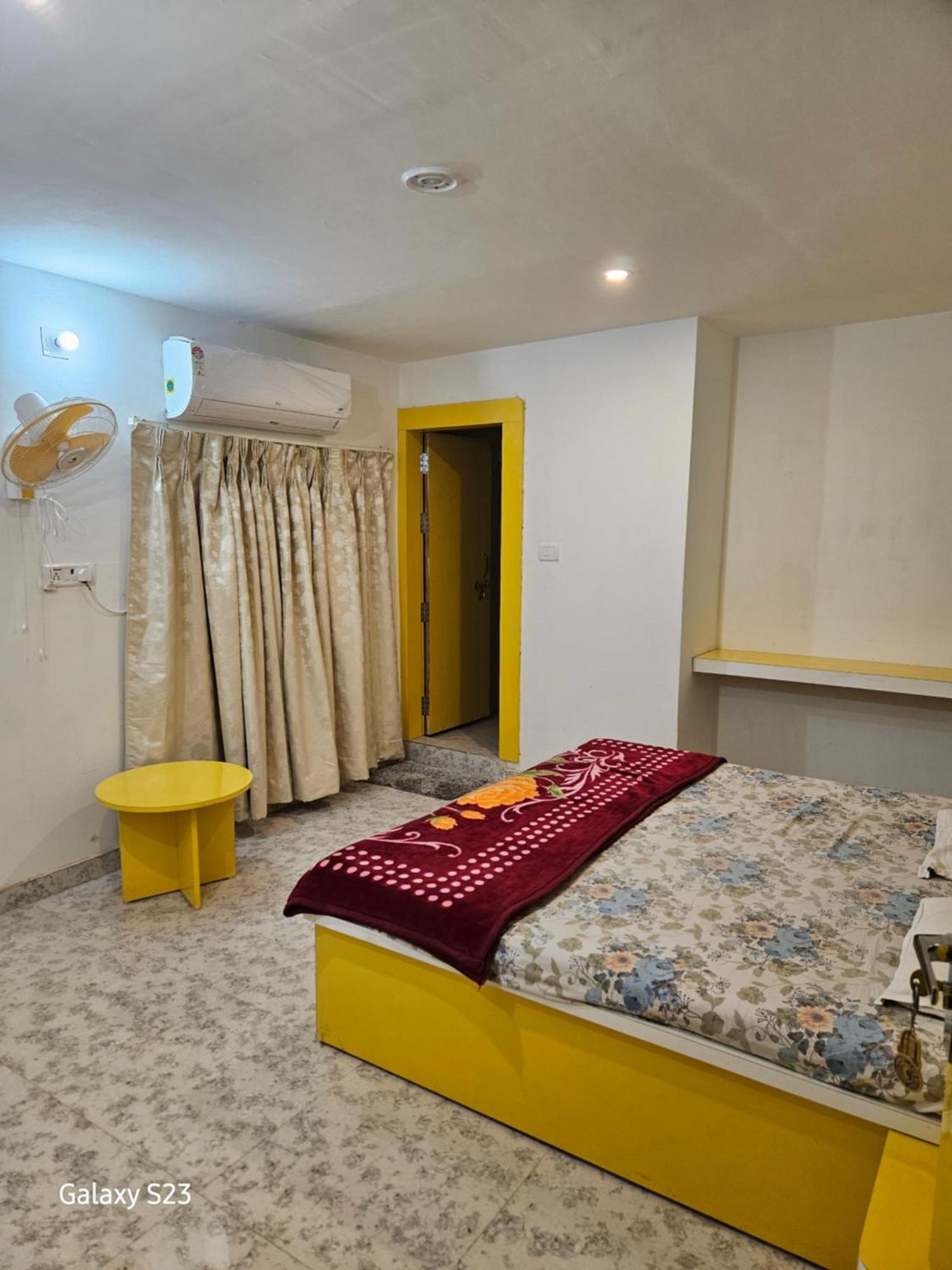 אורצ'ה Couple Friendly Hotel - Sunset מראה חיצוני תמונה